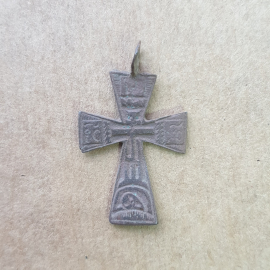 №12 Старинный металлический нательный христианский крестик, размеры 4х2